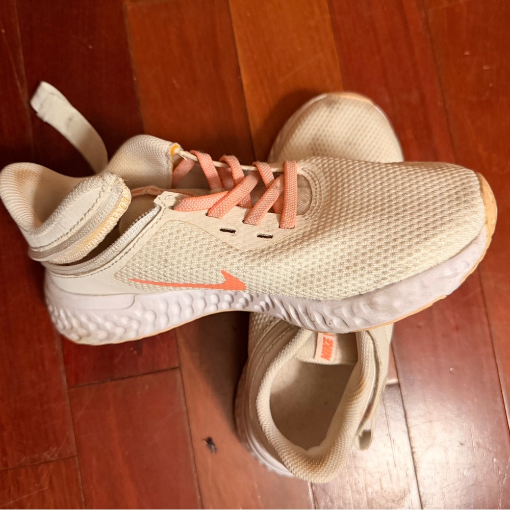 Nike Cream and Peach Running Shoes